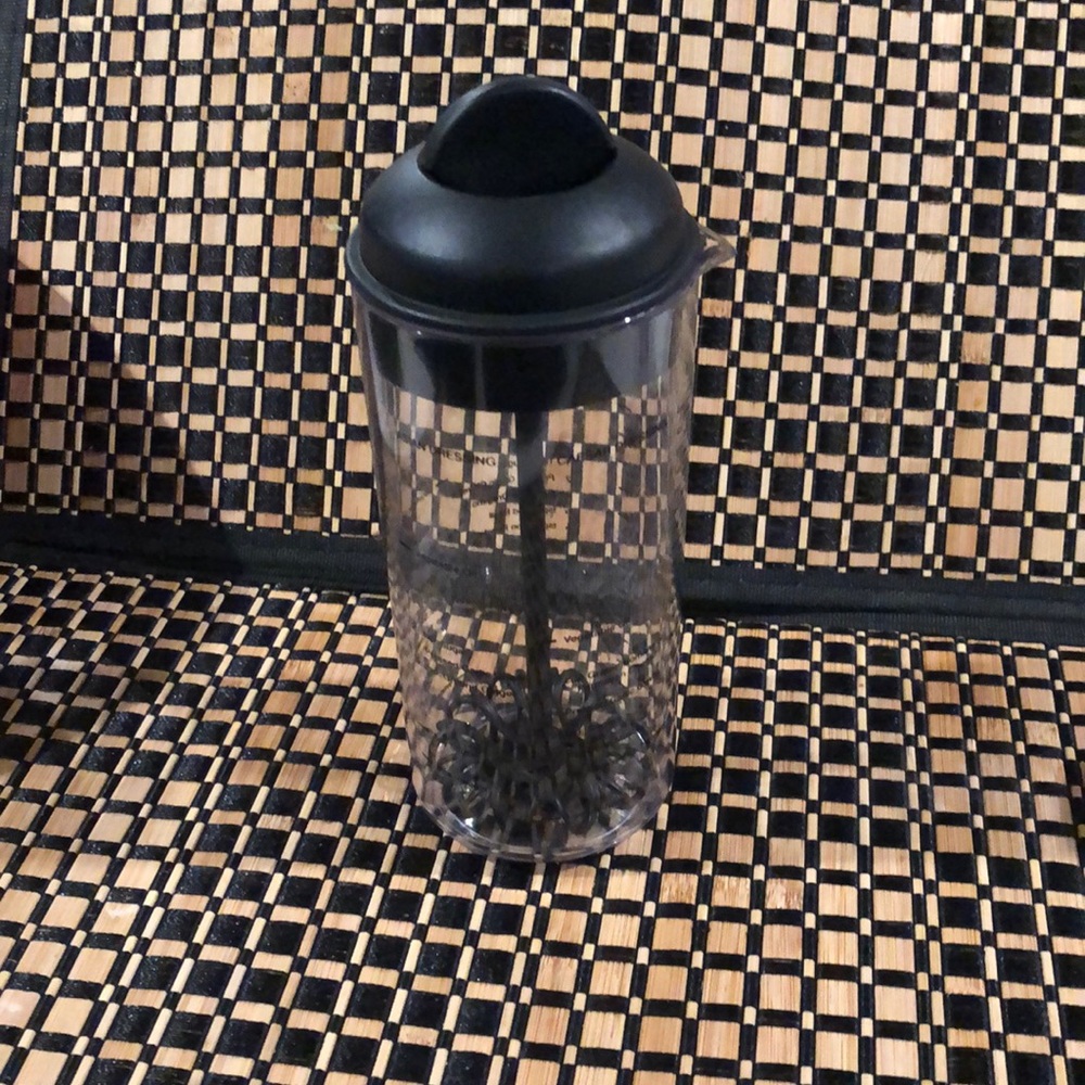 Pampered Chef dressing  mixer